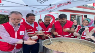 Artuklu Kızılayın aşure etkinliğine vatandaşlardan yoğun ilgi