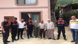 Artvinde kayıp yaşlı adam 3 gün sonra başka bir köyde bulundu