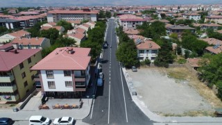 Asfaltlanan yollara yol şerit çizgileri çizildi