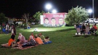 Aşırı sıcaklardan gündüz eve kapanıyorlar, gece parklara akın ediyorlar