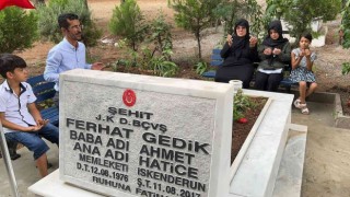 Astsubay Ferhat Gedik şehadetinin 5. yılında mezarı başında dualarla anıldı
