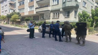 Avcılarda hareketli anlar, kendini eve kilitleyip tehditler savurdu
