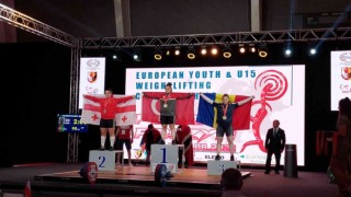 Aydınlı Burcu Avrupayı salladı
