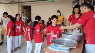 Ayvalıklı tekvandoculardan 11. kez geleneksel aşure hayrı