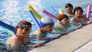 Aziziyede çocuklar için yüzme kursları başlıyor