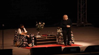 Baba Kız Oyunu Kuşadalı sanatseverlerle buluştu