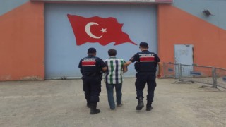 Babasının evinde saklanıyordu, yakayı ele verdi
