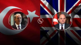 Bakan Akar, İngiliz mevkidaşı Wallace ile görüştü
