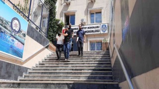 Bankadaki telaşlı tavrı emekli öğretmeni kurtardı: Polis paraları son anda kurtardı