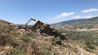 Baraj inşaatında kamyon 80 metrelik uçuruma yuvarlandı