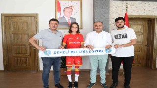 Başarılı sporcu Ayşegül Aydından Başkan Mehmet Cabbara ziyaret