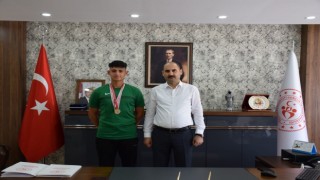Başarılı sporcudan İl Müdürü Özdemire ziyaret