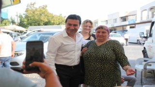 Başkan Ahmet Aras, pazaryerinde vatandaşlarla buluştu