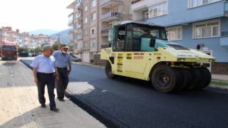 Başkan Akkaya asfaltlama çalışmalarını inceledi