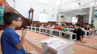Başkan Güderden, Kuran kursu öğrencilerine ilgi