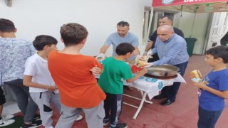 Başkan Kılıçtan öğrencilere köfte ekmek