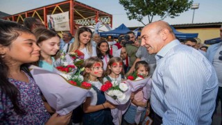 Başkan Soyer, Bayındırdaki çiftçi şenliğinde vatandaşlarla buluştu