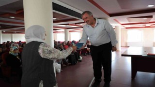 Başkan Turanlı: “İhtiyaç sahibi ailelerimize sosyal yardım kartı dağıtmaya devam ediyoruz”