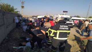 Batmanda tekstil işçilerini taşıyan minibüs devrildi: 16 yaralı