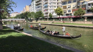 Bayraklıya “Porsuk Çayı” modeli