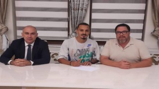 Belediye Kütahyaspor, stoper Onur Şirin ile sözleşme imzaladı
