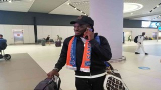 Bertrand Traore, İstanbula geldi