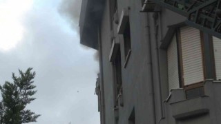 Beşiktaşta korkutan yangın: Mahsur kalan 2 kişi kurtarıldı