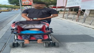 Beşiktaşta öz çocuğuyla dilenen baba yakalandı