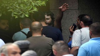 Beyrutta bankadaki parasını çekemeyince 6 kişiyi rehin alan zanlı serbest bırakıldı