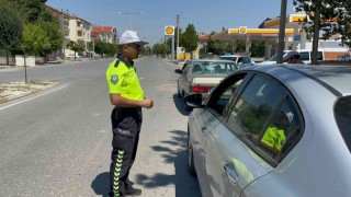 Bolvadinde gece yapılan trafik denetimleri gündüzde sürüyor