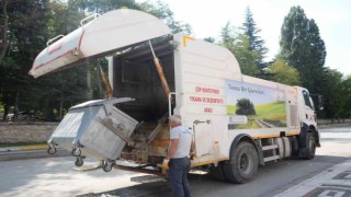 Bozüyükte çöp konteynerleri mahalle mahalle yıkanarak temizleniyor