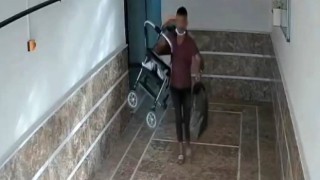 Bu kadar da olmaz dedirten hırsızlık: Kapının önündeki bebek arabası çalındı
