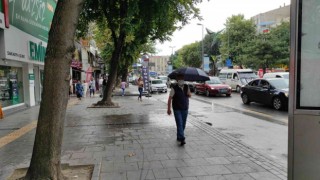 Sakarya'da Bunaltıcı sıcaklık yerini yağmura bıraktı