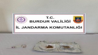 Burdura uyuşturucu ticareti yapan 2 kişi yakalandı