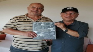 Burhaniyede 56 yıl sonra arkadaşı ile buluştu