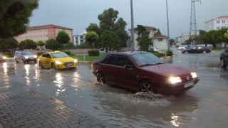 Burhaniyede yağmur etkili oldu