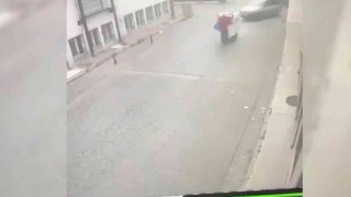 Bursada inanılmaz kaza kamerada...Ekmek teknesinin altında kaldı