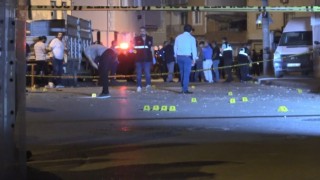 Bursada taşlı bıçaklı kavgada 2 polis, 2 bekçi ve 2 çalışan yaralandı