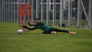 Bursasporlu futbolcular 30 Ağustos Zafer Bayramını kutladı