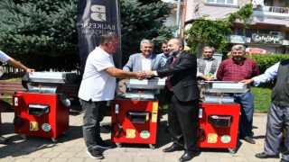 Büyükşehir Dursunbey de 50 Salça makinası dağıttı