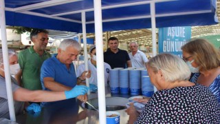 Büyükşehirden Finike, Kaş, Gazipaşa ve Kemerde aşure dağıtımı