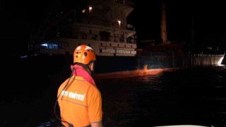 Çanakkale Boğazında arızalanan gemi kurtarıldı