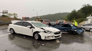 Çekmeköyde 9 aracın karıştığı zincirleme kaza: 2 yaralı