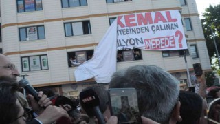 CHP Lideri Kılıçdaroğluna pankart şoku