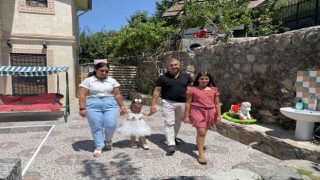 Çocuk Gelişim Uzmanı; 2 yaşındaki kızı Kumsal ile bin 800 adet kitap okudu