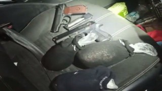Çorap içinde uyuşturucu madde saklayan 2 şüpheli yakalandı