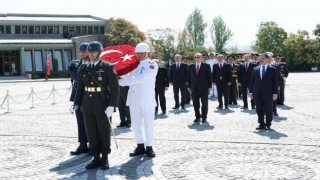 Cumhurbaşkanı Erdoğan, 30 Ağustos Zafer Bayramı dolayısıyla Devlet Mezarlığını ziyaret etti