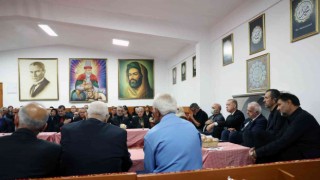 Cumhurbaşkanı Erdoğan cemevinde Alevi dedeleriyle birlikte iftar yaptı