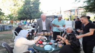 Cumhuriyet Parkında damaklar aşure ile tatlandı