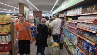 Denizlide Tarım Kredi Kooperatifi Marketlerinde yoğunluk